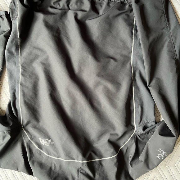 North Face Flight Series wind breaker - Picture 4 of 6